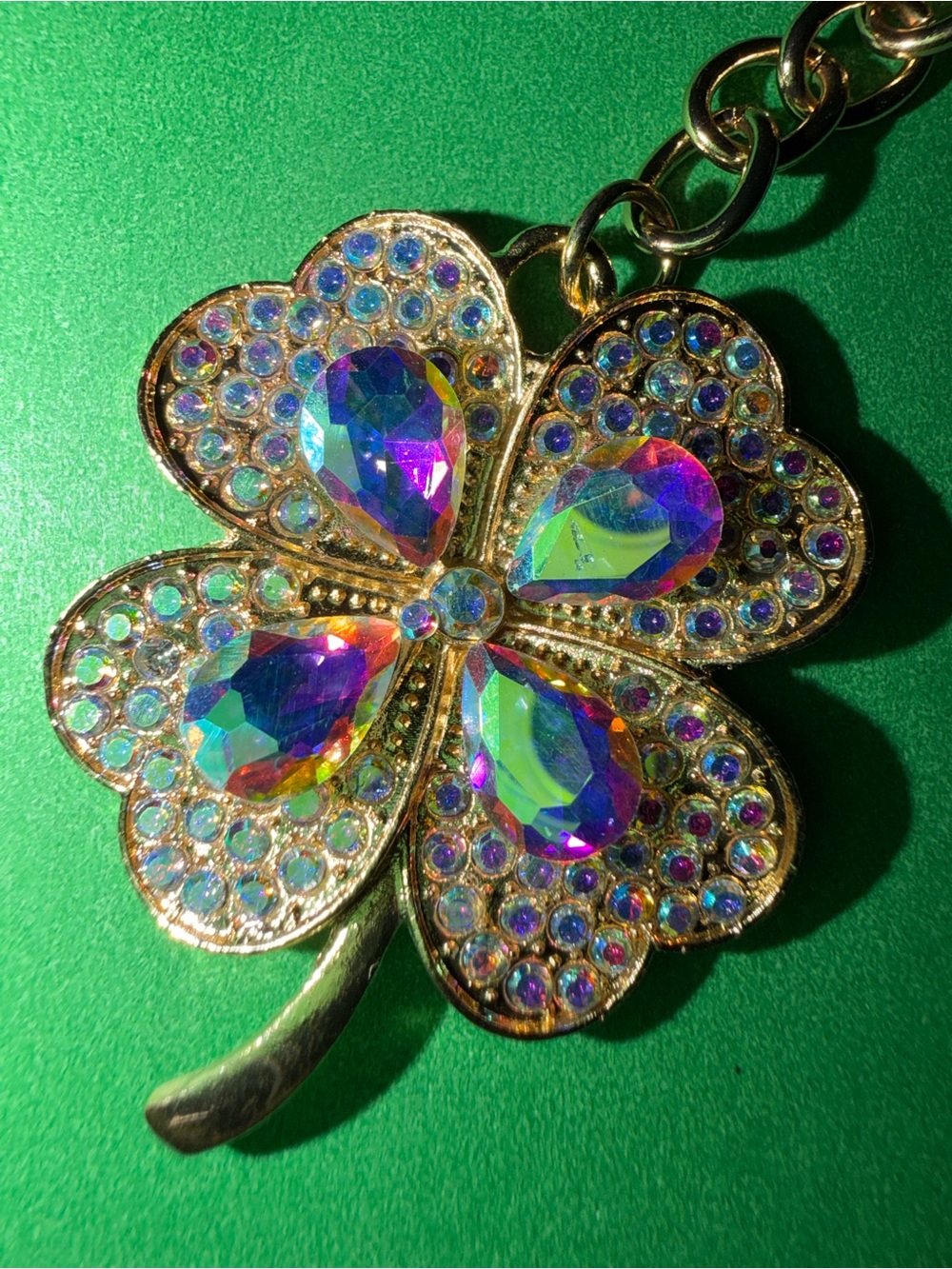 Iridescent Crystal Four-Leaf Clover Keychain - Gold Tone NWOT - Picture 2 of 6